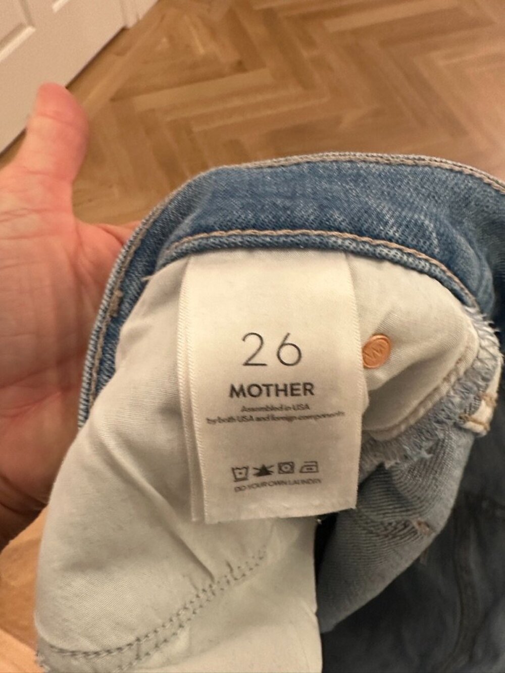 Cropped Mother Jeans - Picture 3 of 3